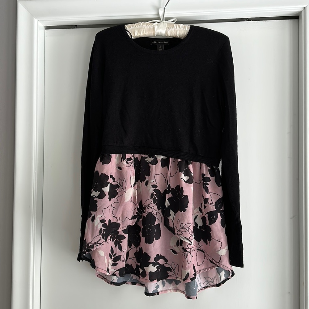 A Pea in the Pod sweater/blouse, size small